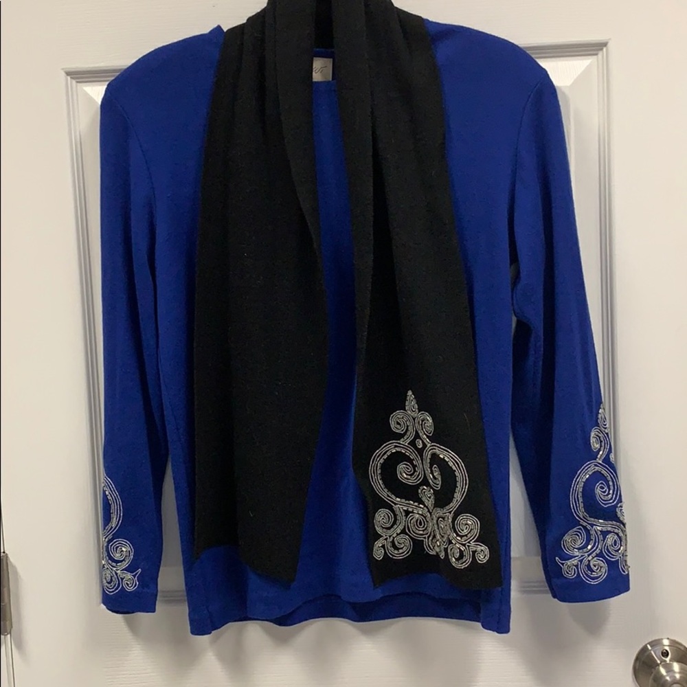 Vintage ANN WI blue top with attached black scarf.